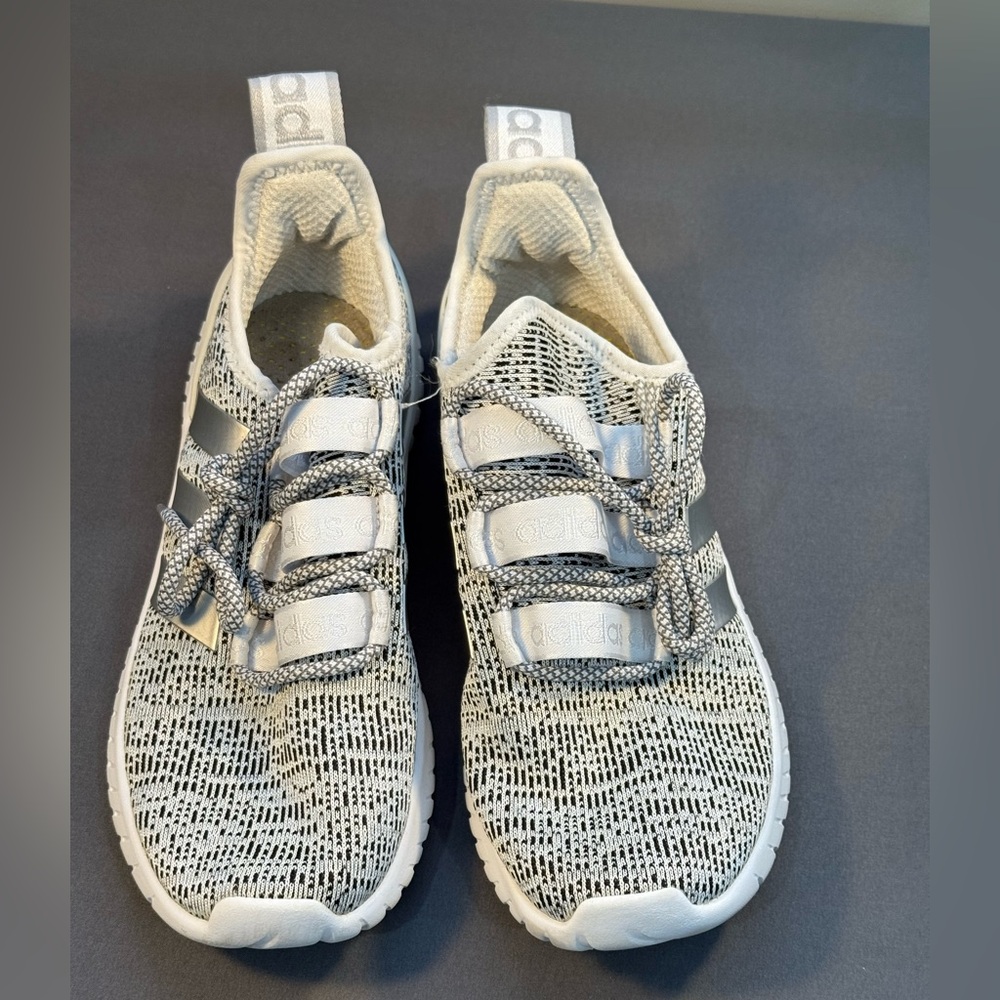 Size 8 - Adidas Kaptir White Grey Bin C